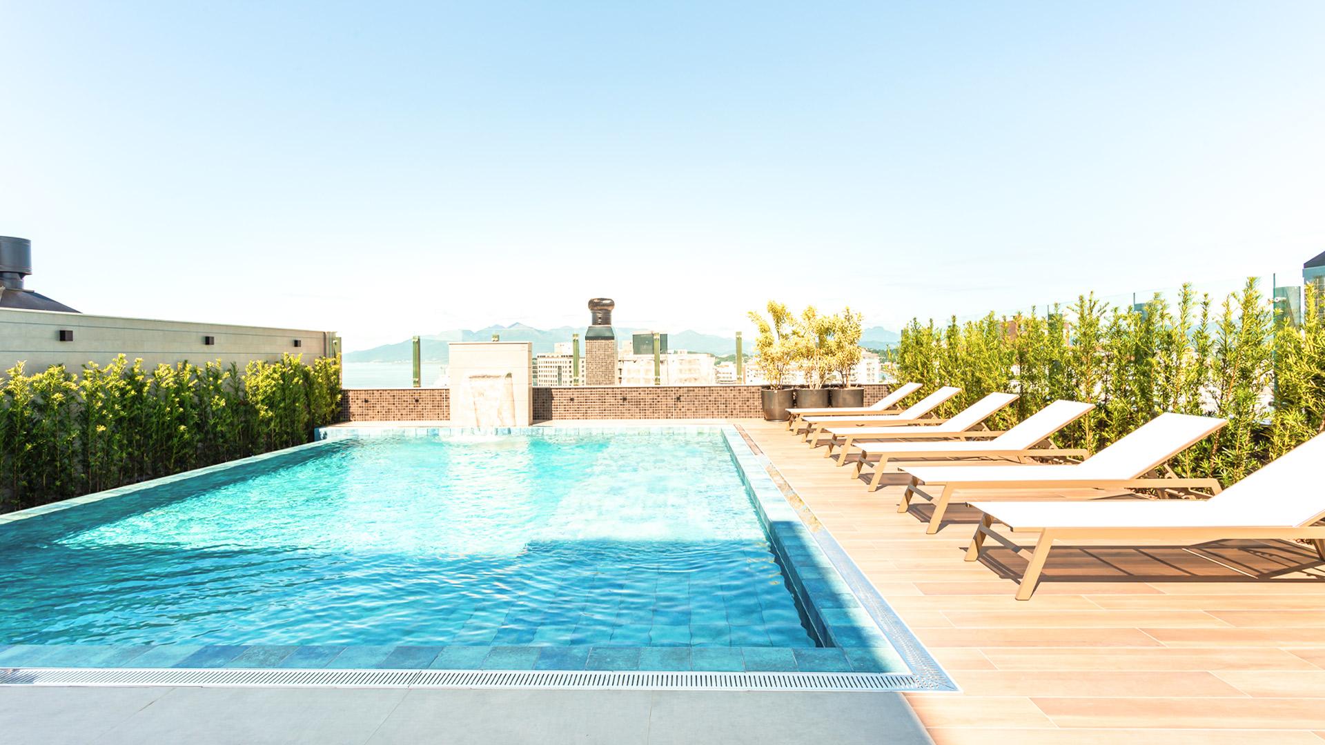 Como decorar um ambiente com piscina